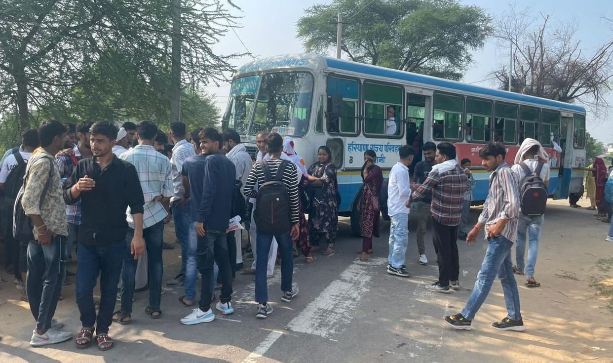 students protest for bus