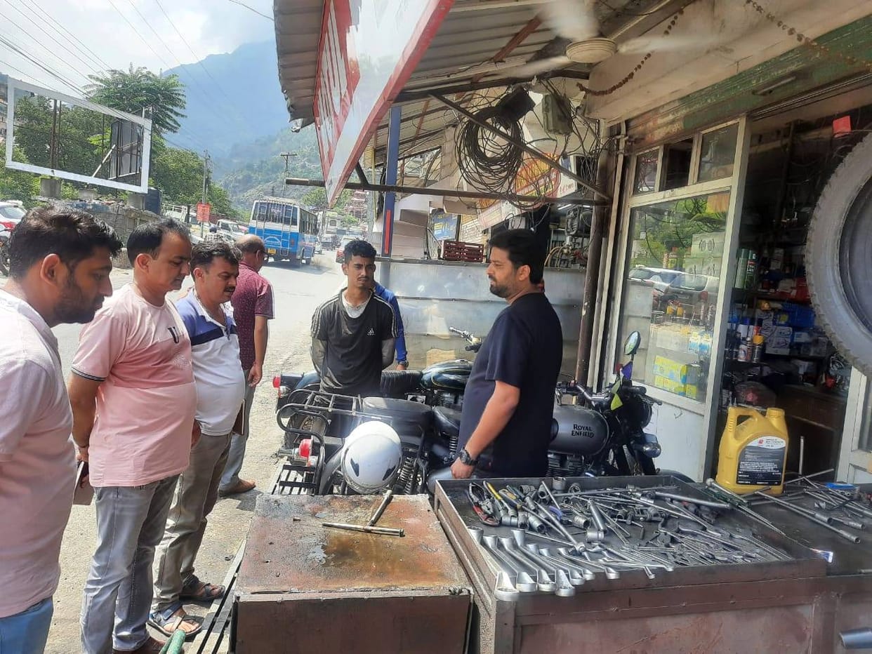 Municipal council action against encroachment, seven street vendors removed