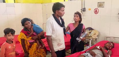 Ayodhya News: SUV collides with pickup, two workers killed, 22 injured SUV collides with pickup, two laborers killed, 22 injured