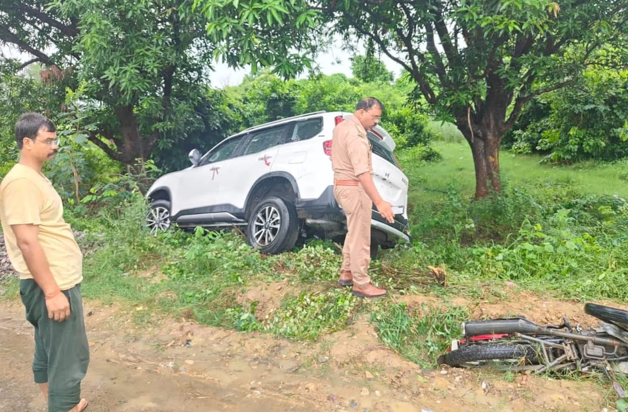 Two killed in accidents, woman critical