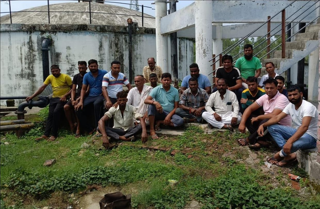 Drinking water supply of two villages has been stopped for six days, Dharna started