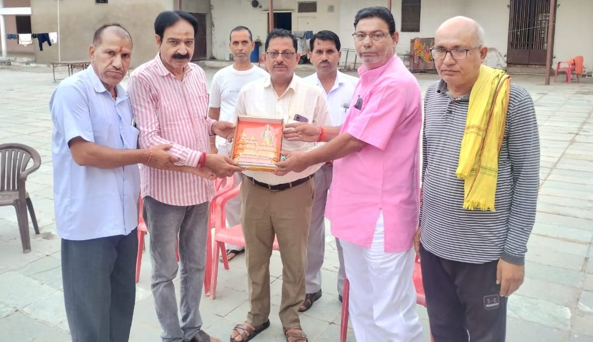 The showroom was handed over unconditionally to Shri Ramlila Parishad 24 years ago.