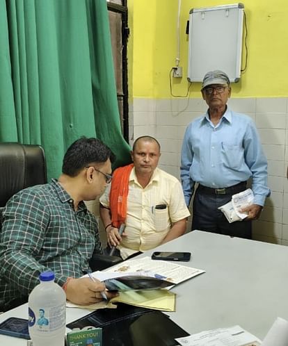 Ayodhya News: Quacks have also become orthopedic specialists, making bones crooked Quacks have also become orthopedic specialists, making bones crooked.