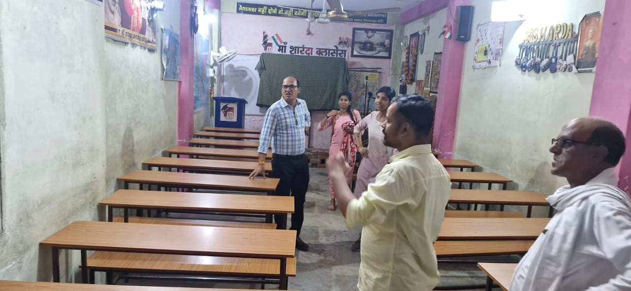 Damoh SDM who came to inspect the coaching center had trouble breathing, notice issued after finding flaws
