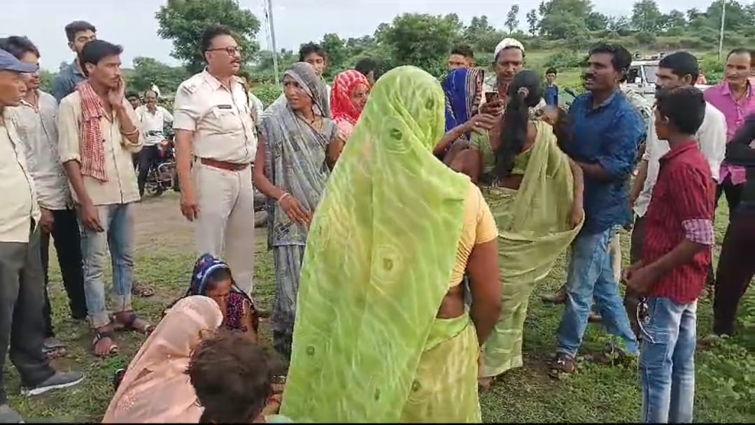 Three children drown in pond in Khargone, two girls die