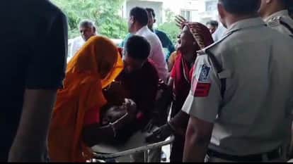 युवक की मौत के बाद हंगामा करते हुए परिजन