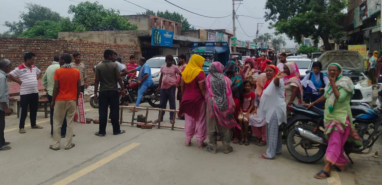 Wires burnt in five colonies due to rain, jam on Bhiwani road