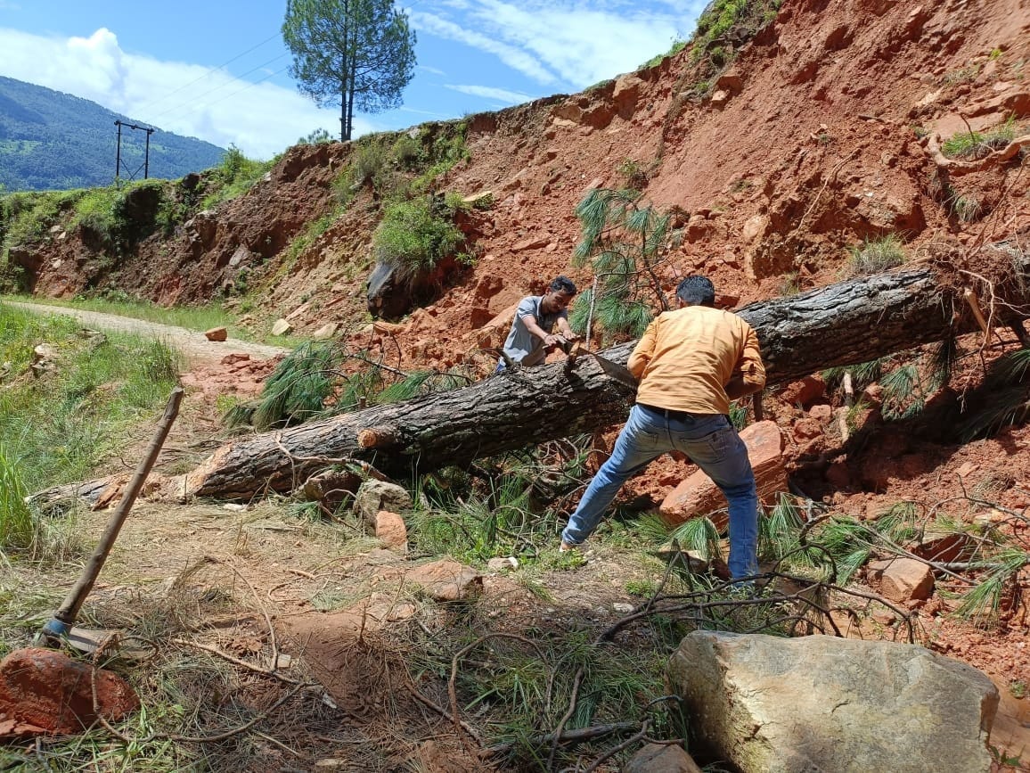 Villagers themselves gathered to open the road closed for 14 days