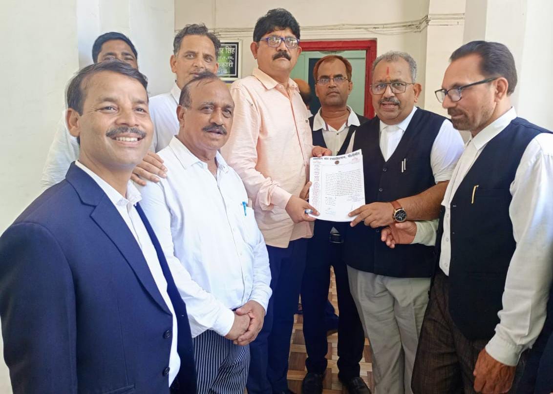 Demand to give 50 lakh rupees to the victim's family