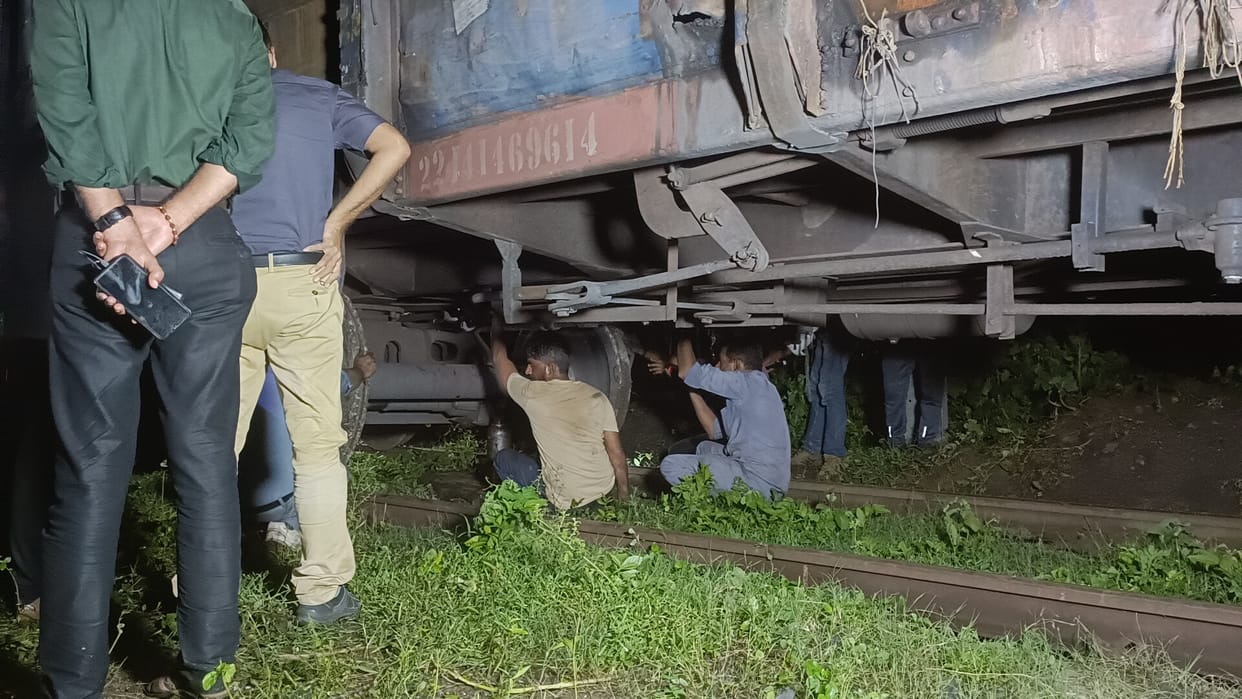 Khandwa News: Goods train derailed again at Khandwa Junction