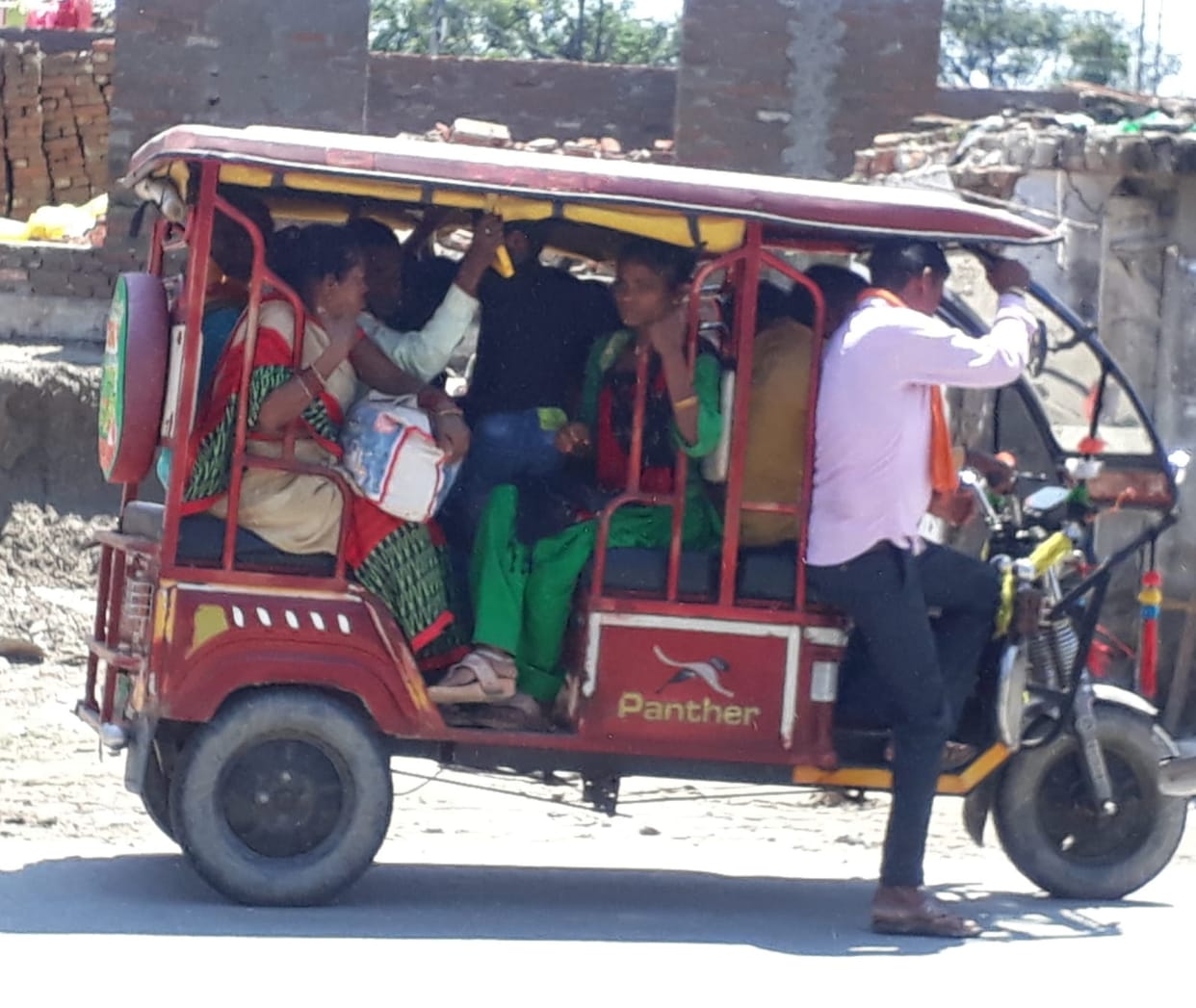 Jam of 200 buses...passengers remained helpless the whole day