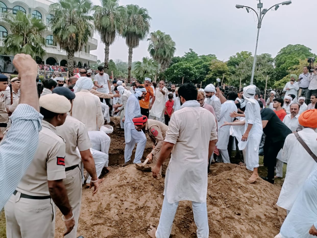Chief Advocate Sahib of Dera Jagmalwali