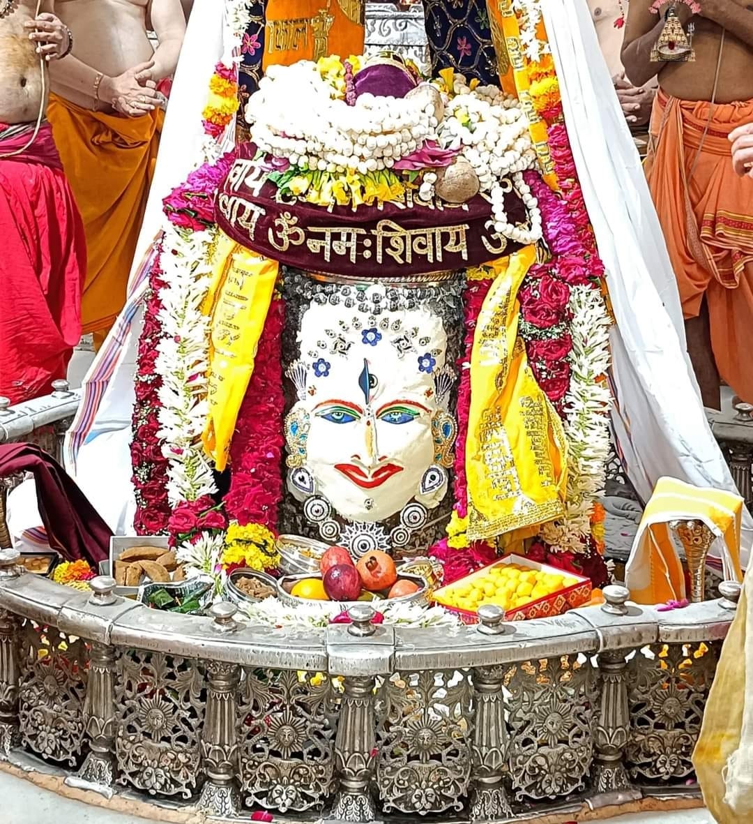 All the Gods and Goddesses included in Mahakaal that why sometimes Baba Mahakaal seen form of Khatu Shyam