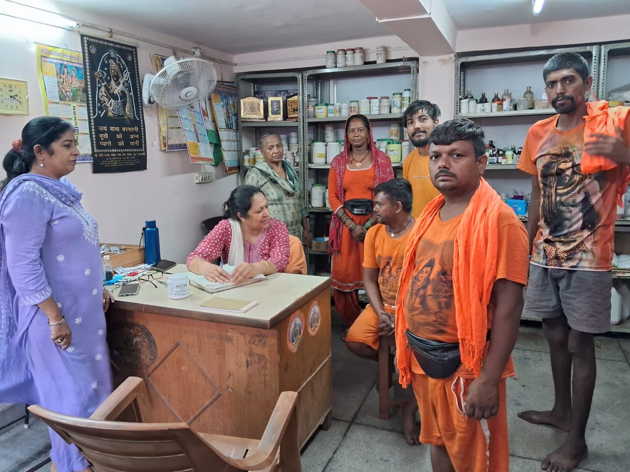AYUSH Department served Kanwariyas by organizing free health camps.