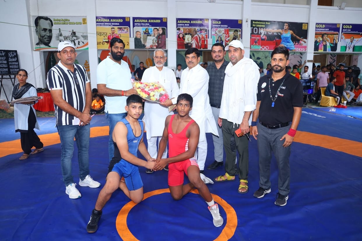 Selection of male and female wrestlers for the World Championship
