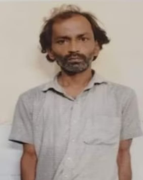 Ujjain young man used to change clothes and become transgender in train bathroom then used to steal valuables
