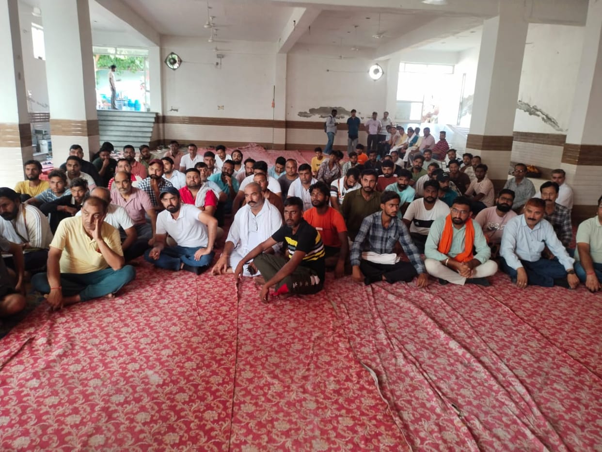 Kanwar organizations raised demand to register a case against the other party