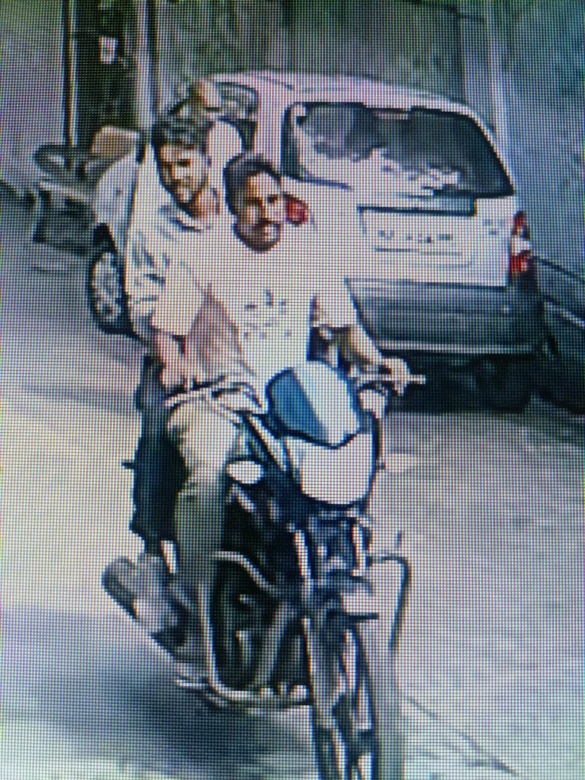 वारदात को अंजाम देकर फरार होते हुए