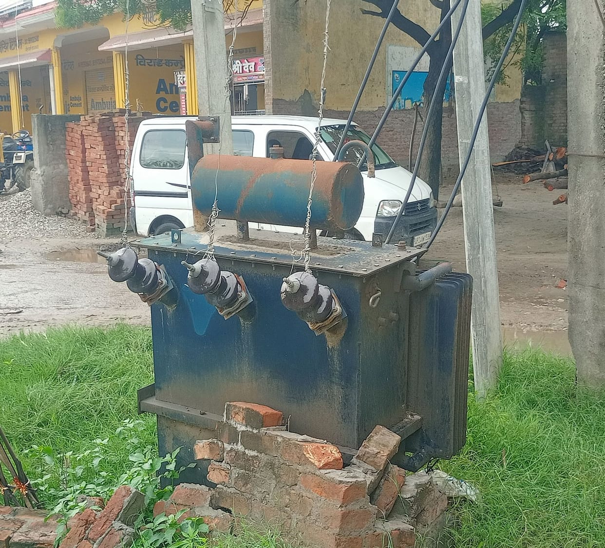 Outcry due to power cut from city to village...six lakh people were affected.