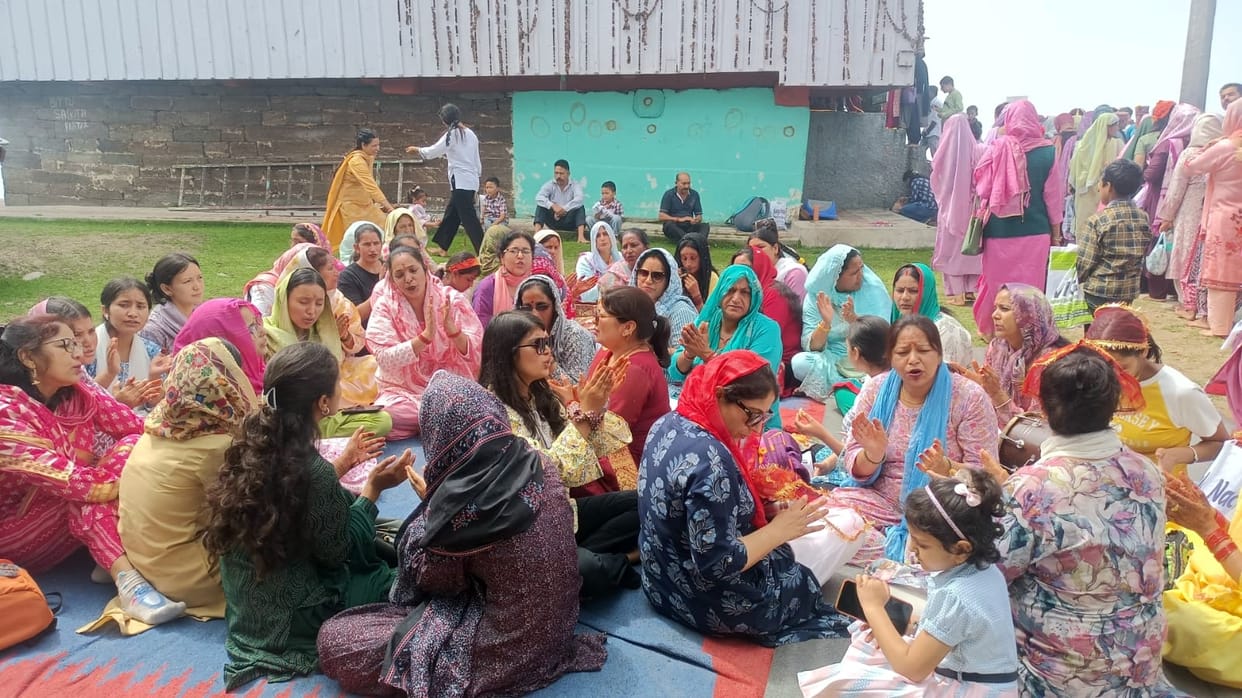 Lines of devotees formed in Bijli Mahadev