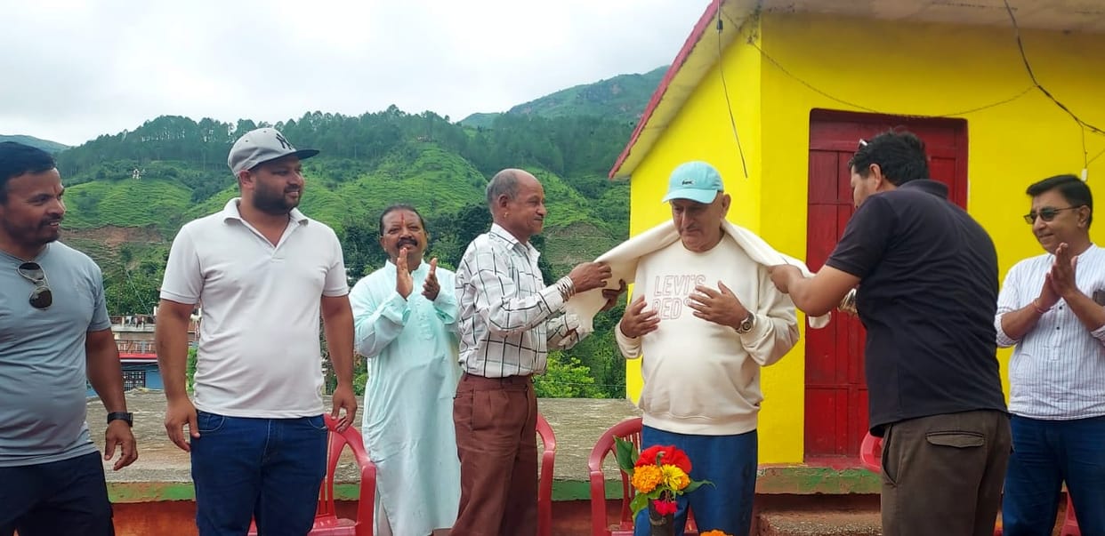 MLA Mayukh Mehar reached Lelu village and heard the problems.