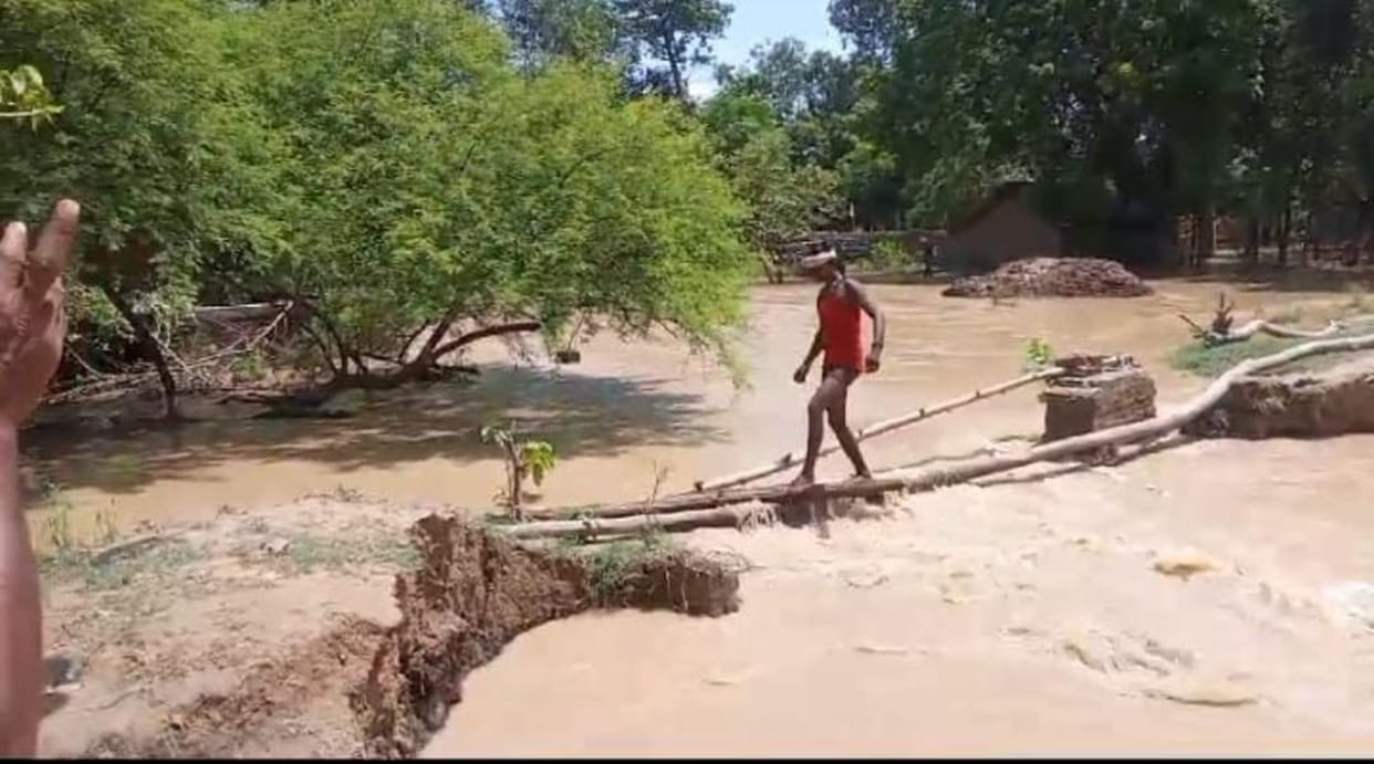 Bridge washed away in flood water, traffic of 20 thousand people halted