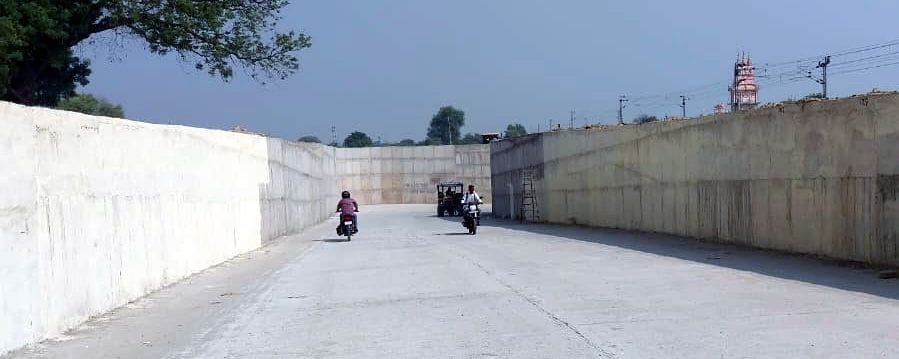 Traffic starts from underpass at Litani Road gate