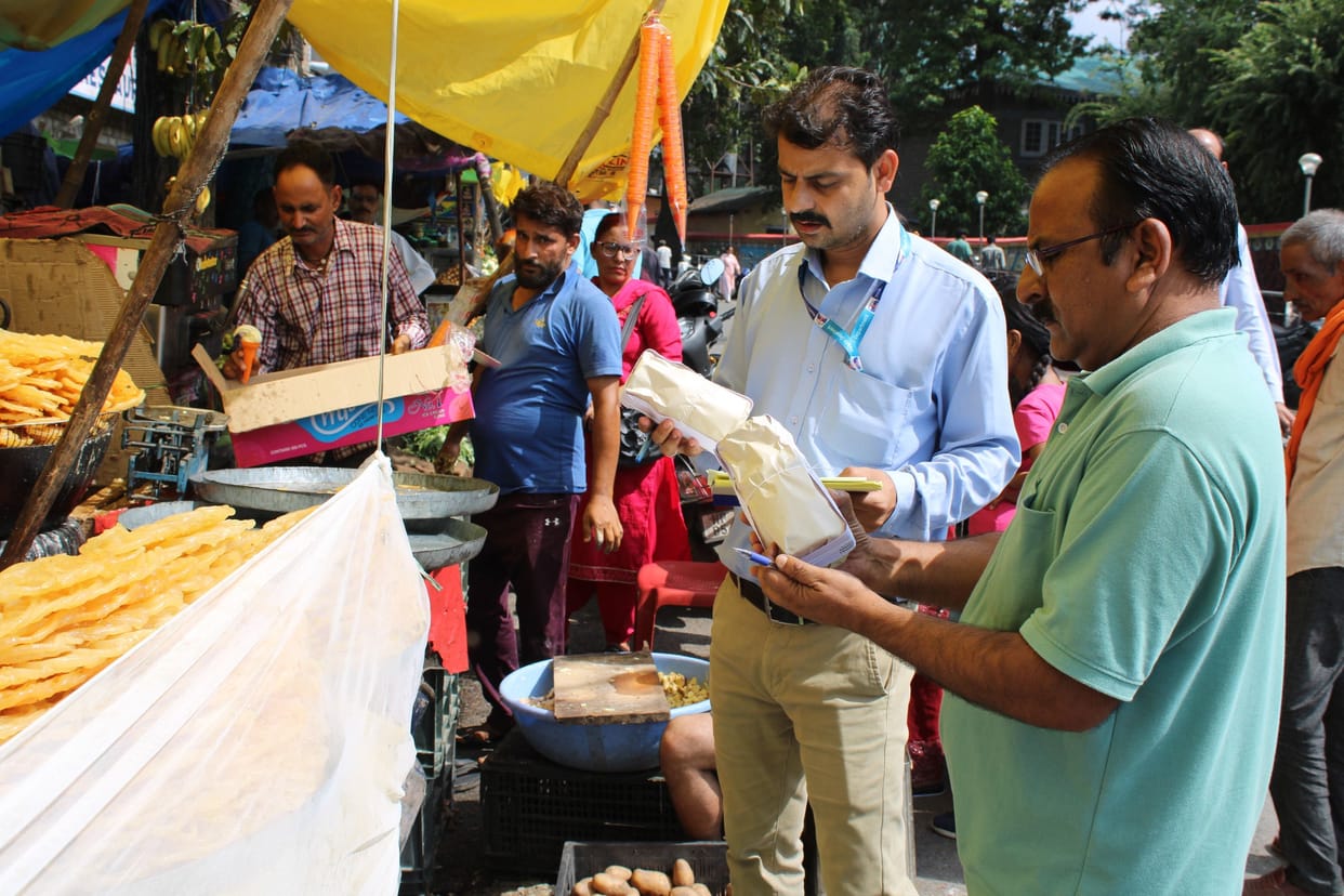 Six samples for Jalebi, Suji Barfi and Pakodas in Minjar Fair