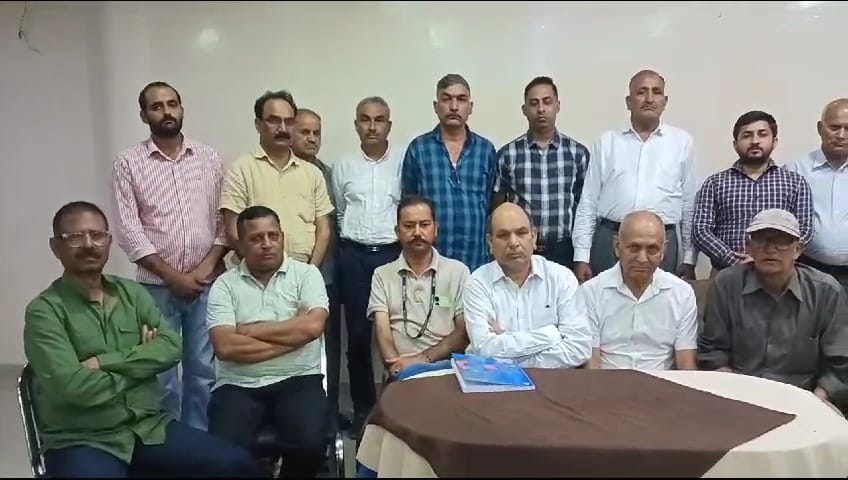 Union raised questions on tender for 40 thousand desks