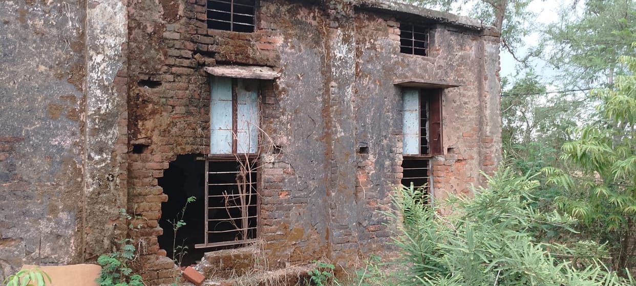 Damoh 130 government school buildings in the district are dilapidated