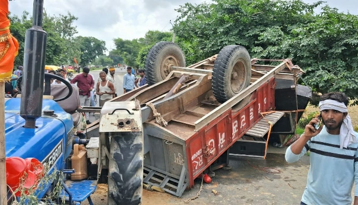 Trolley of Kanwariyas overturned, one dead, three injured