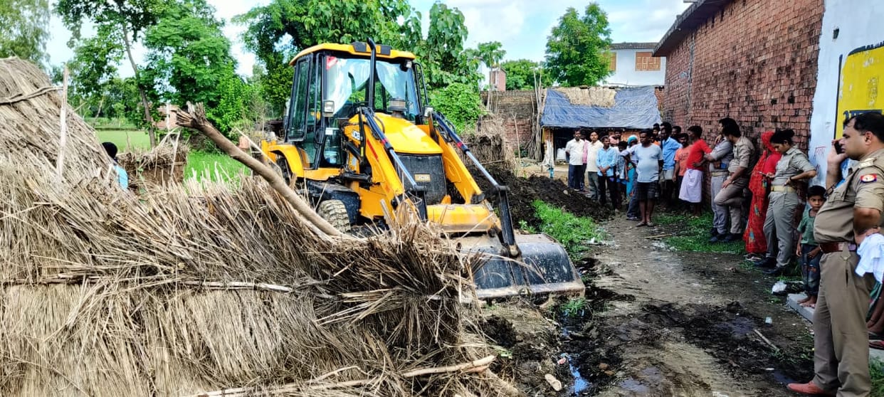 Encroachment removed from barren land and road