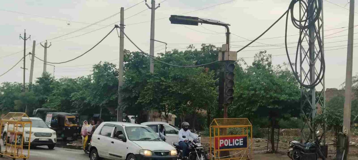 After two decades, the Municipal Council took care of the broken traffic light at Tosham Chungi Chowk.