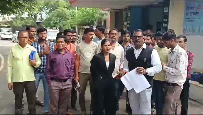 Damoh News Chit fund company fled after duping consumers of Rs 10 crore victims complained to police