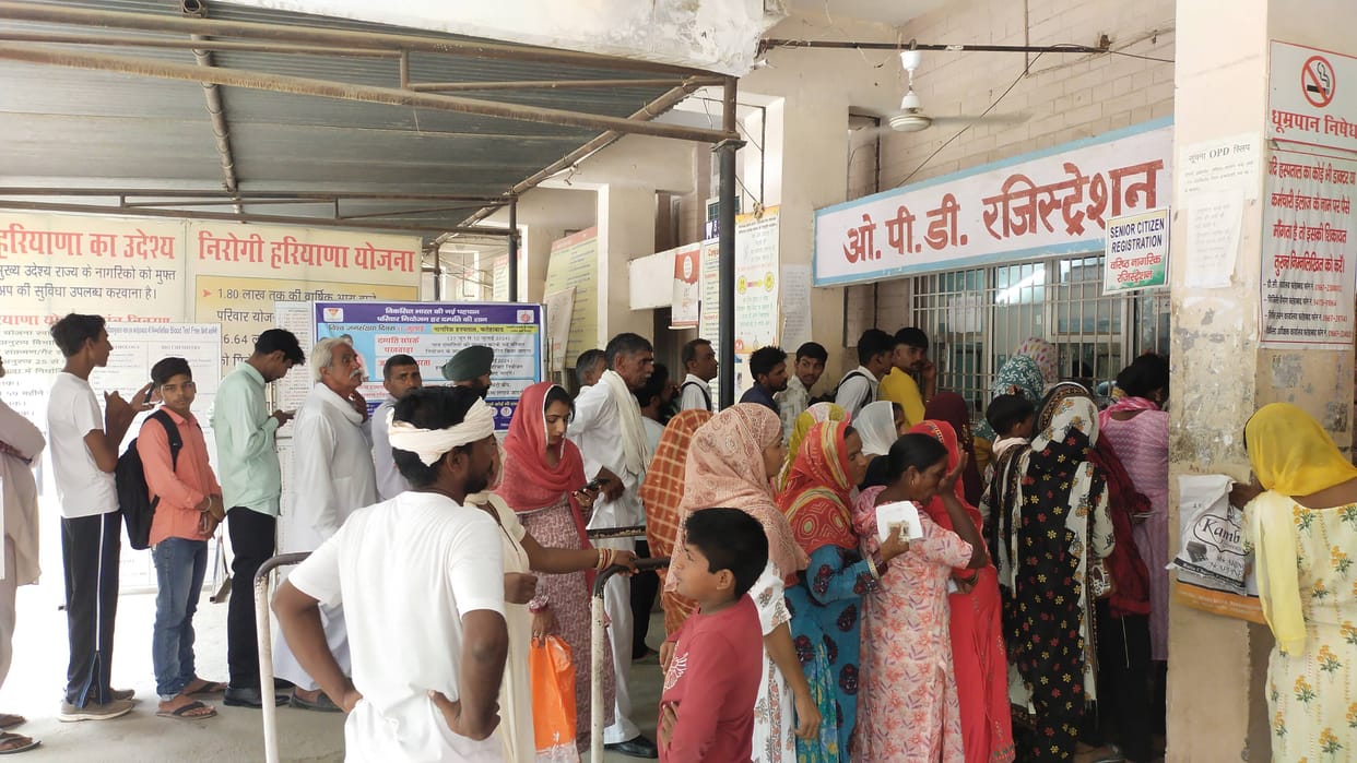 OPD registration counter crowded due to strike, had to make rounds for ambulance