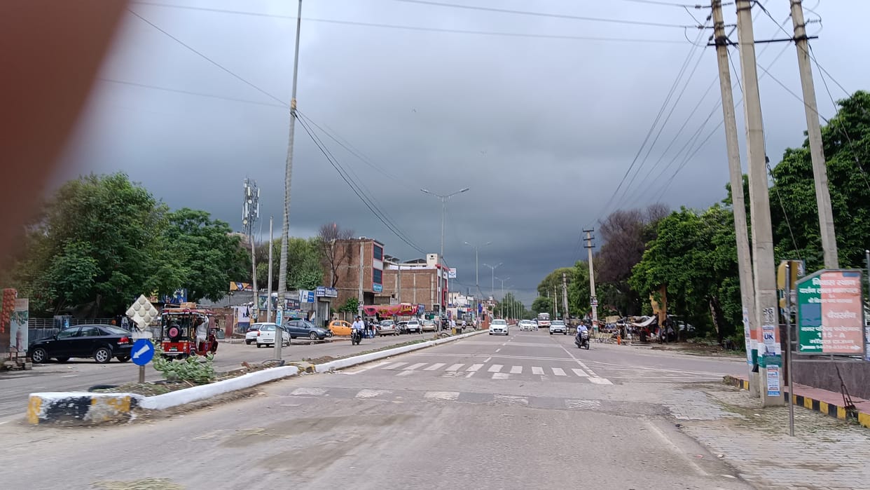 The rain three days ago could not provide relief from the heat, people were troubled by the humidity.