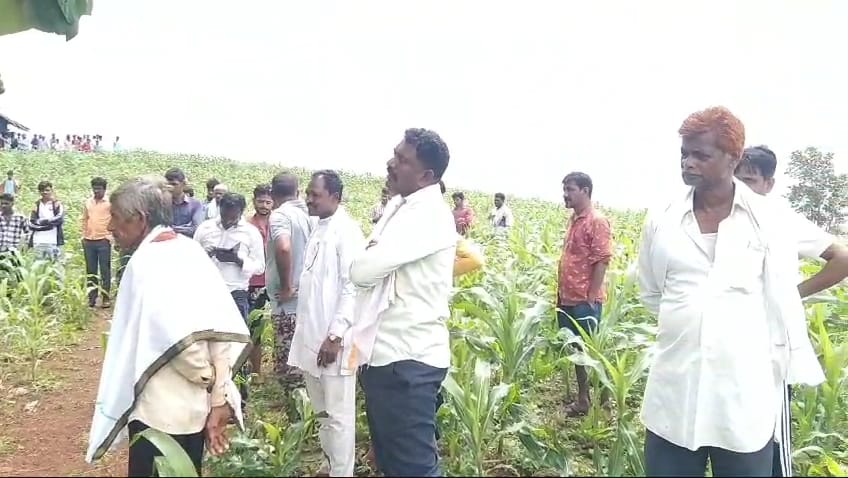 घटना की जानकारी लगते मौके पर पहुंचे लोग