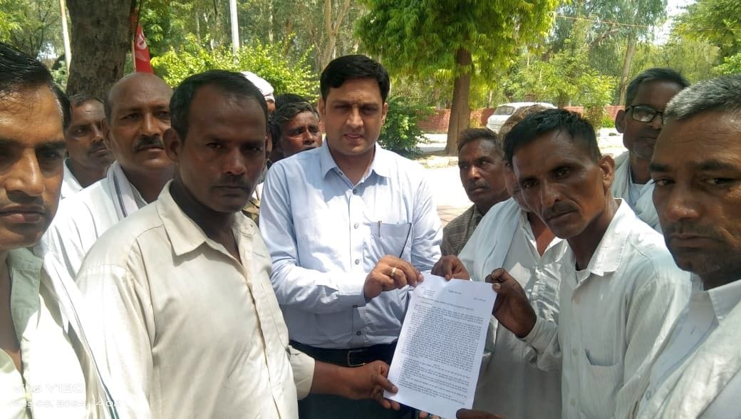 Demonstration of rural sanitation workers for permanent
