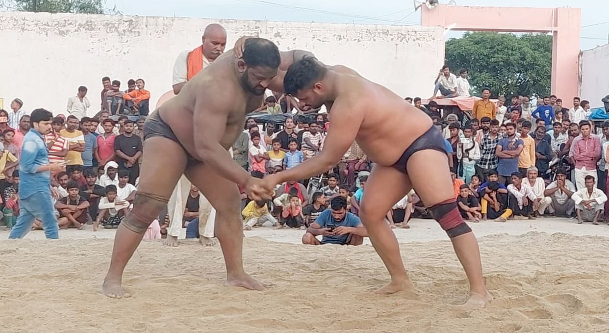 Arjun of Jijoda defeated Kalua wrestler of Amroha