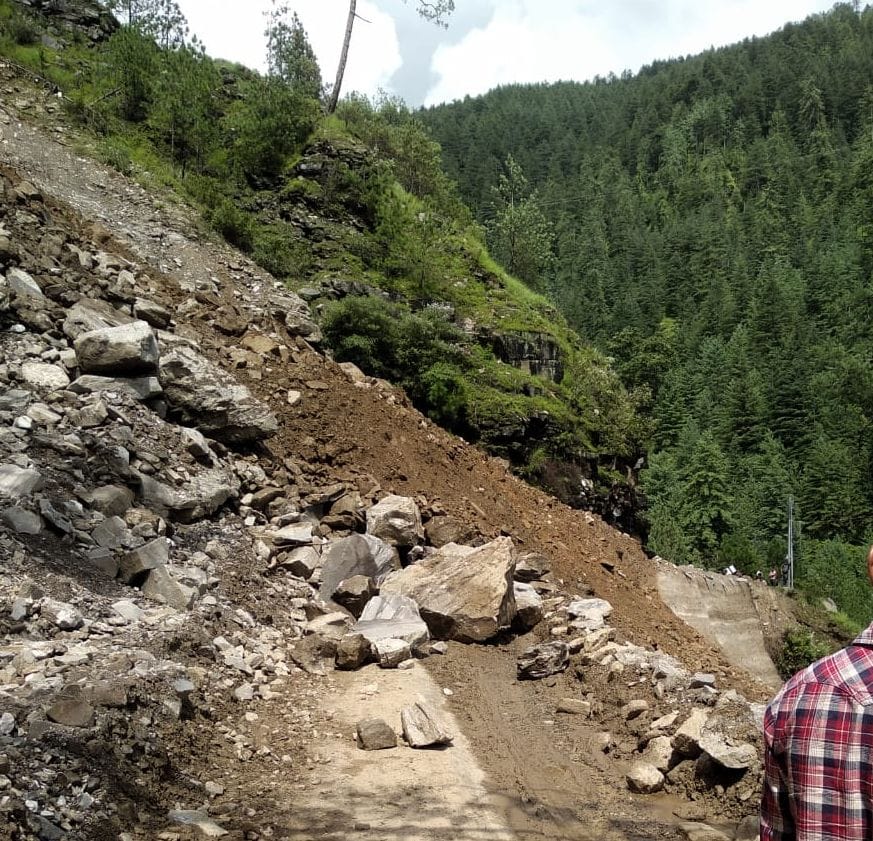 Dark hill in Fadelanala, NH-305 disrupted