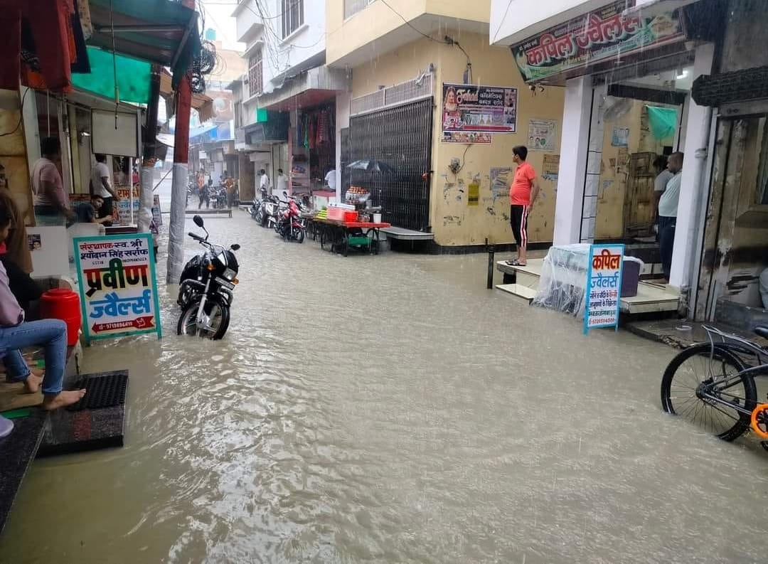 Heavy rain caused waterlogging from city to countryside