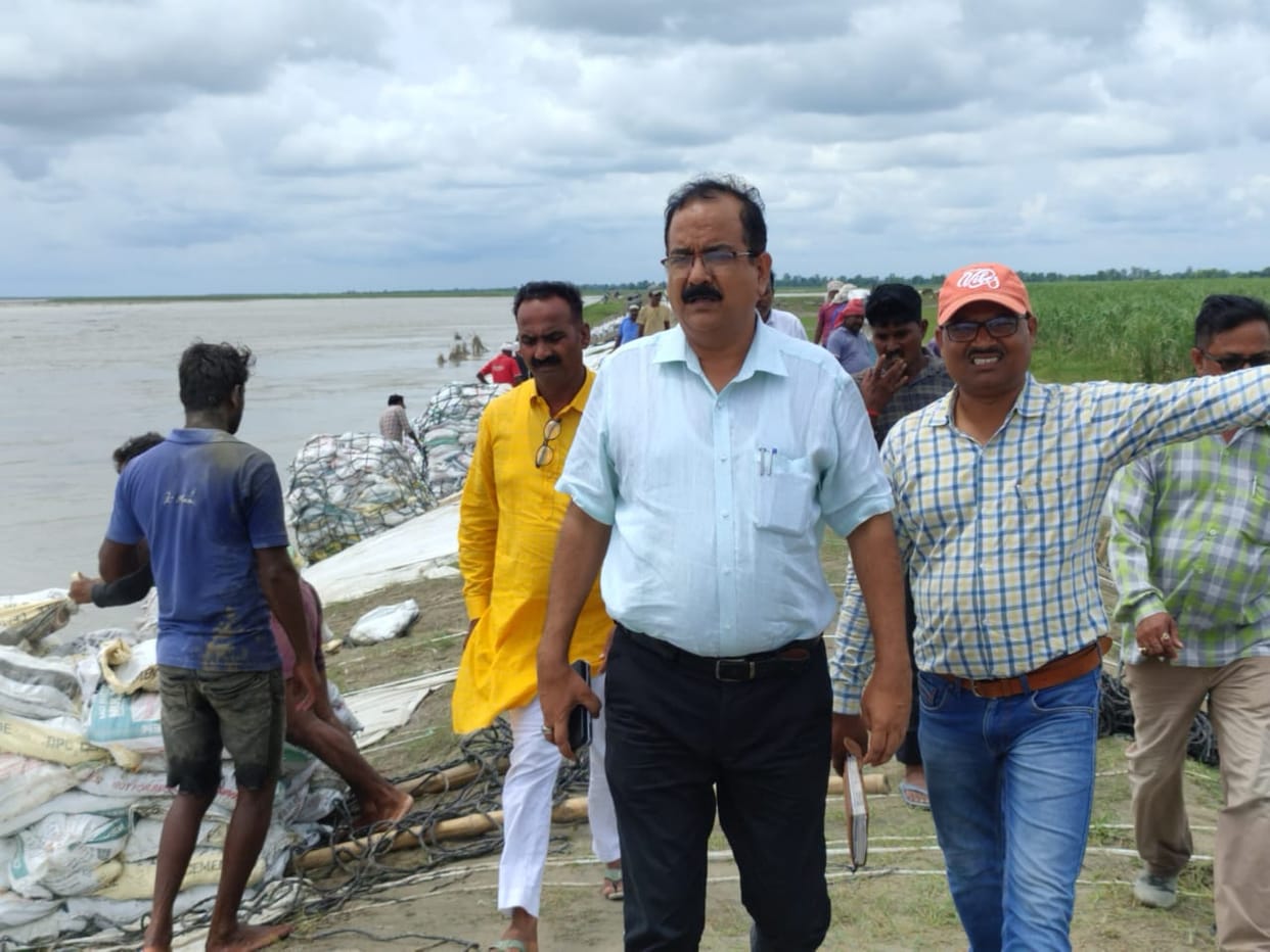 11 more farmers' standing crops on 8.5 acres of land were submerged in the river