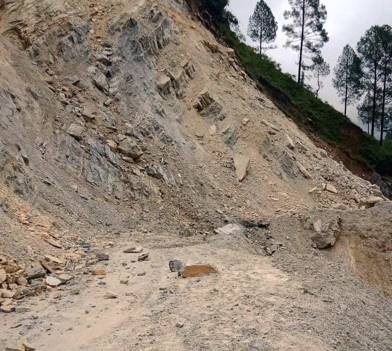 Haradia hill is cracking, no budget available for treatment