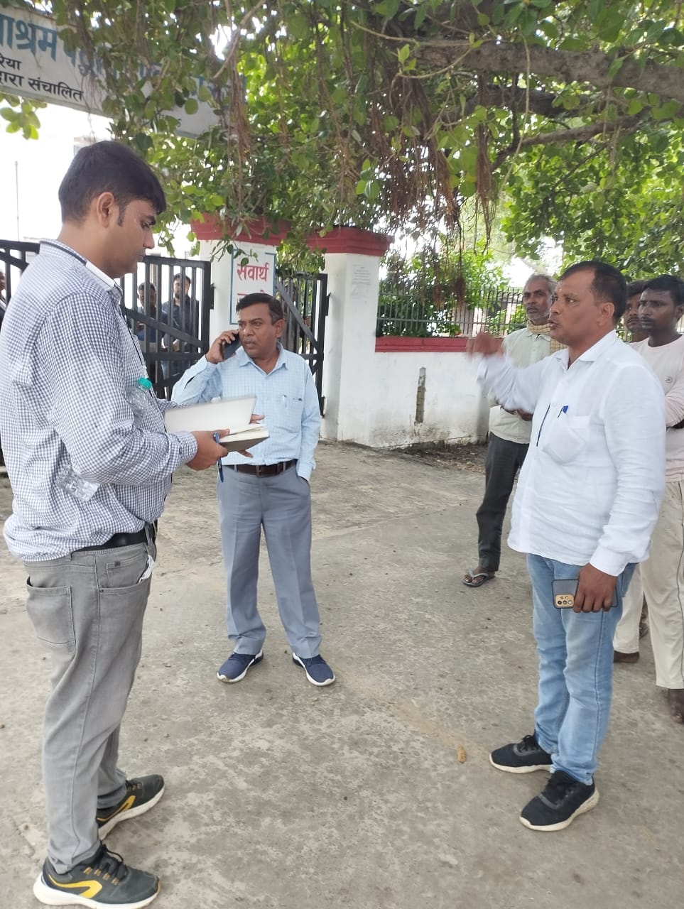 Deputy Director Social Welfare took stock after reaching Ashram Method School