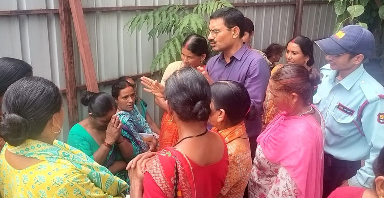Ruckus in company office to give compensation to injured employee