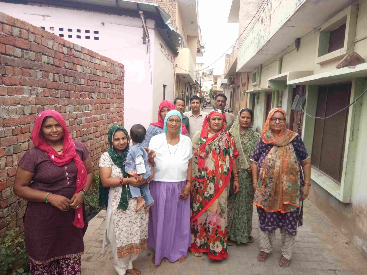A population of 1200 in 300 houses is quenching their thirst by purchasing water.