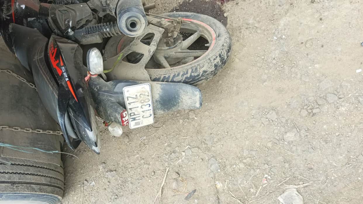 Barwani: Road accident took lives of three siblings, bike collided with a truck parked on the side of highway.