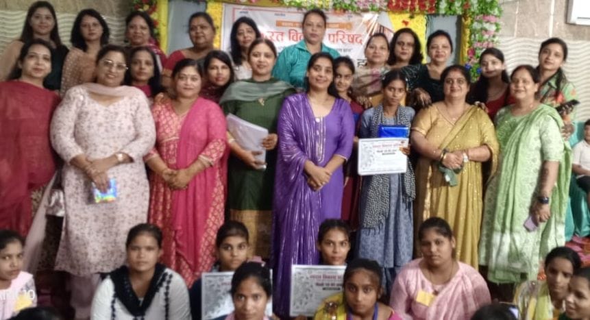 Archita and Sejal stand first in mehndi competition