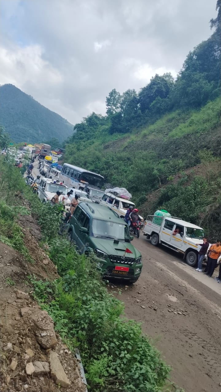 NH remained disrupted for three hours due to debris