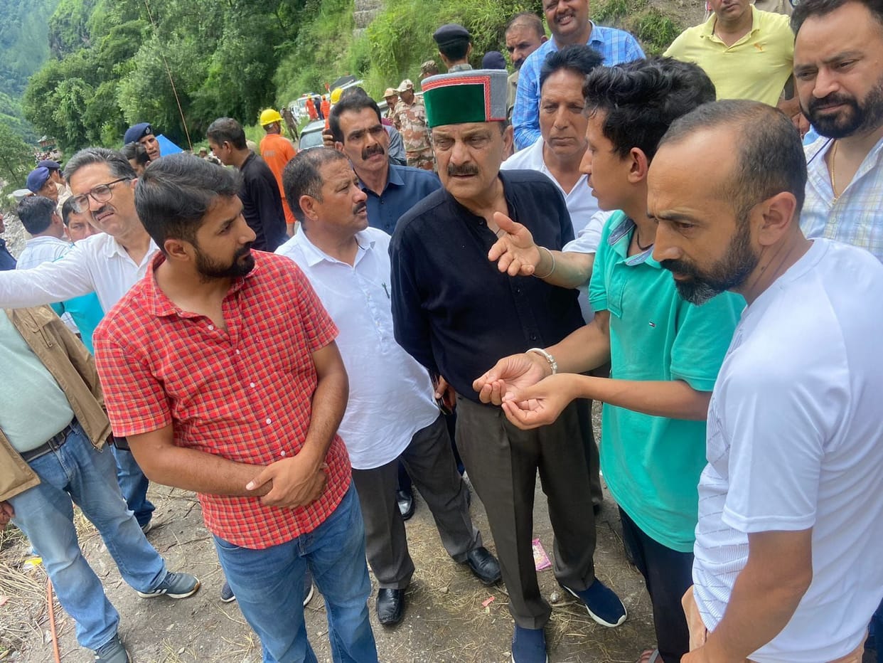 State Finance Commission Chairman and MLA Nandlal reached flood affected area Samaj.